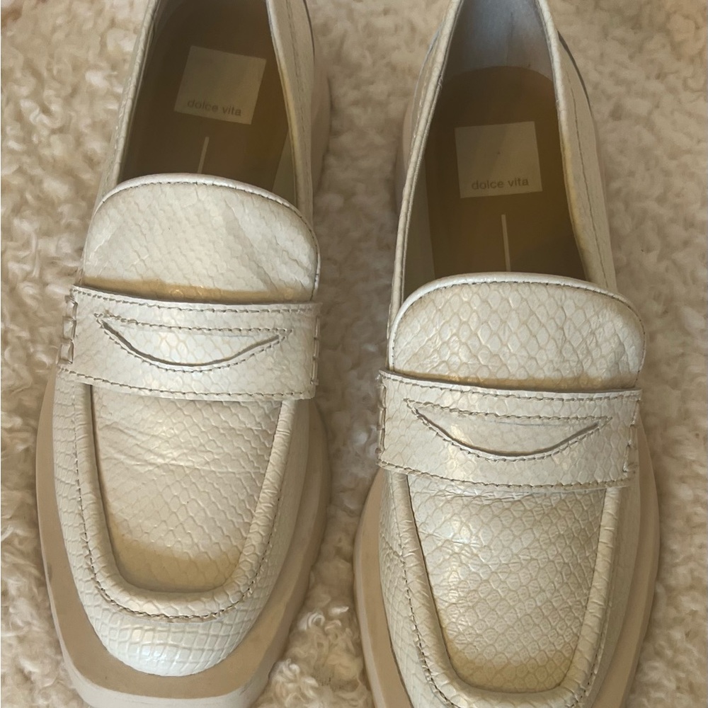 Dolce Vita Cream Crackle Patent